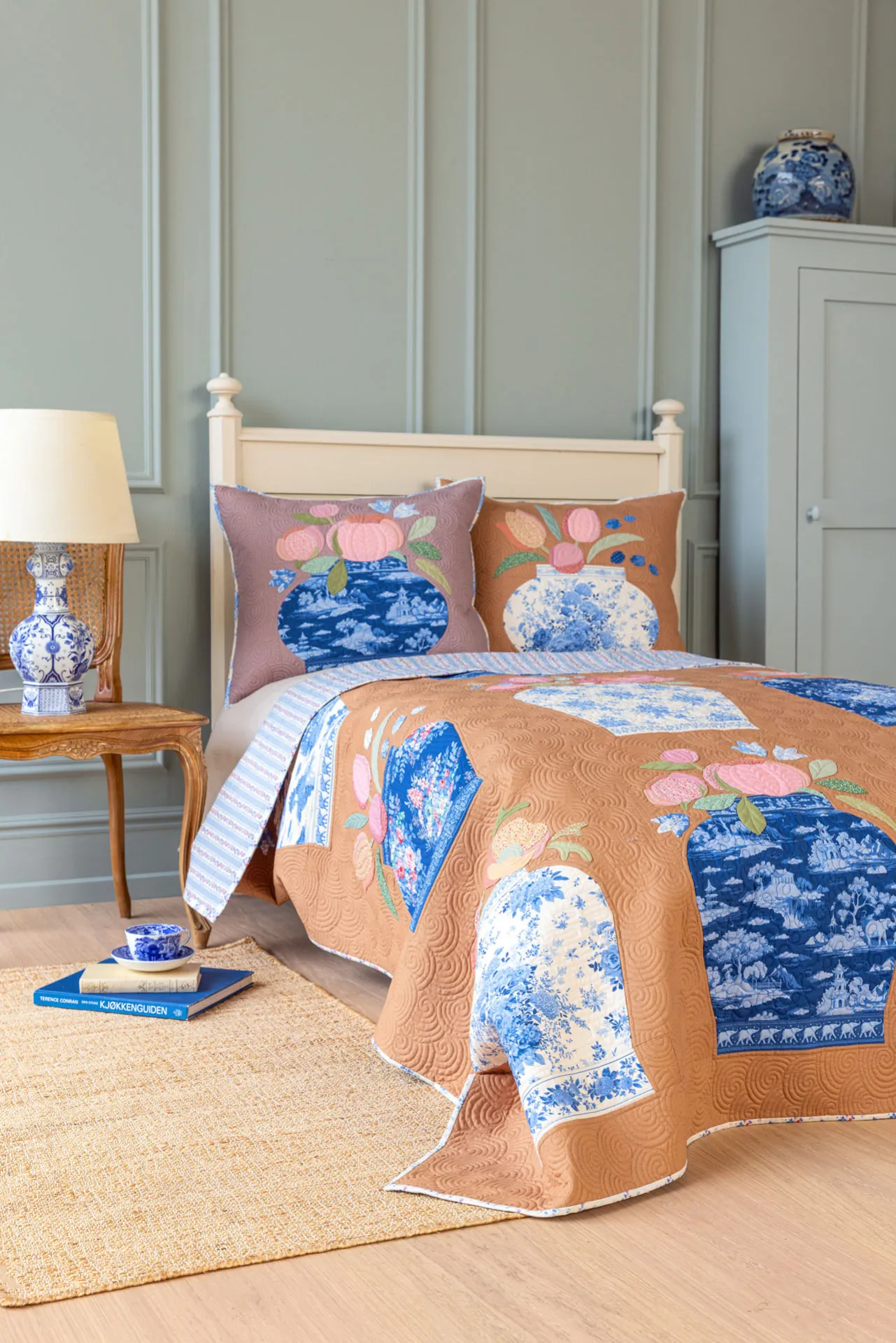 Something Blue-19-Ginger Jar Quilt and pillows Tilda