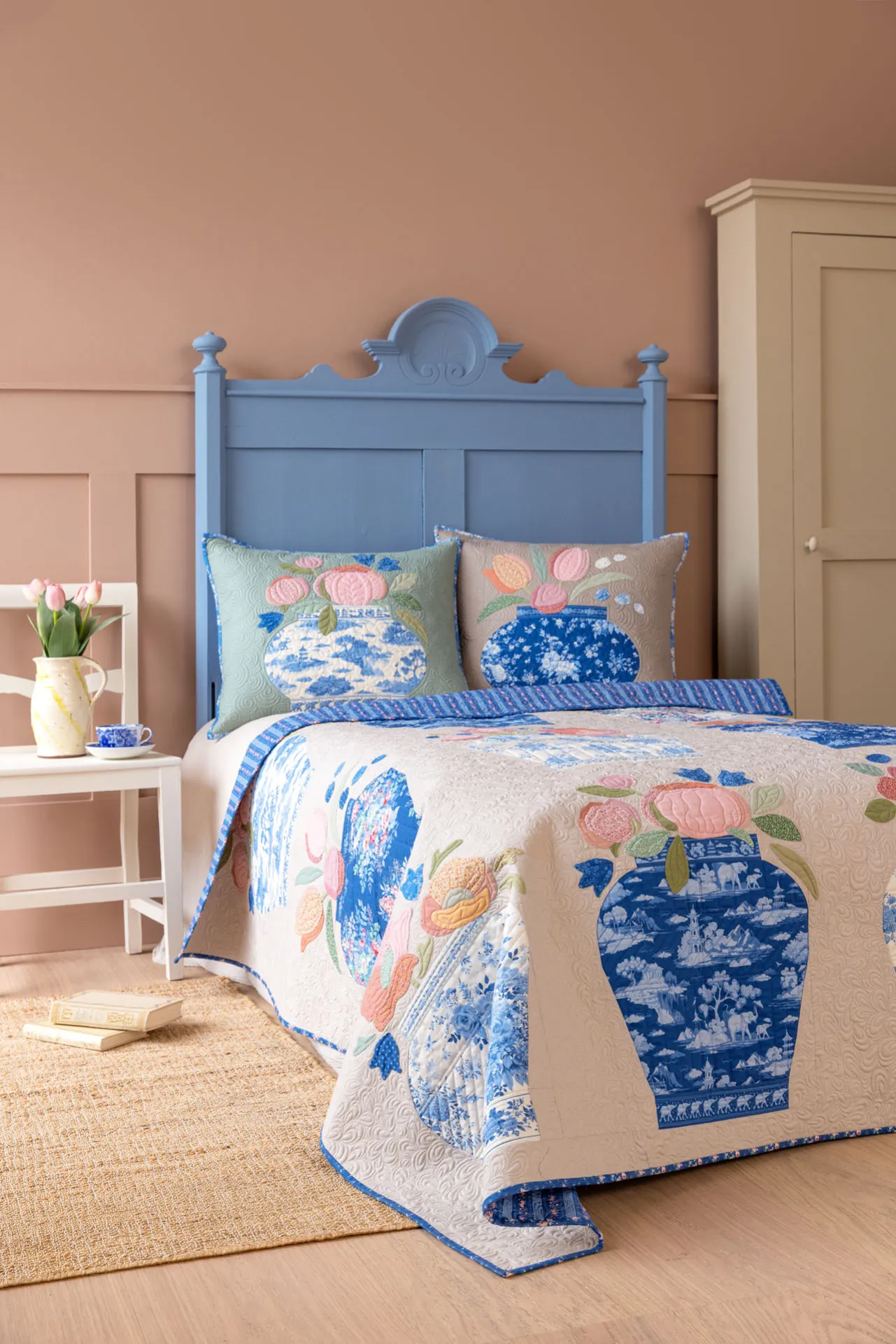Something Blue-24-Ginger Jar Quilt and pillow.