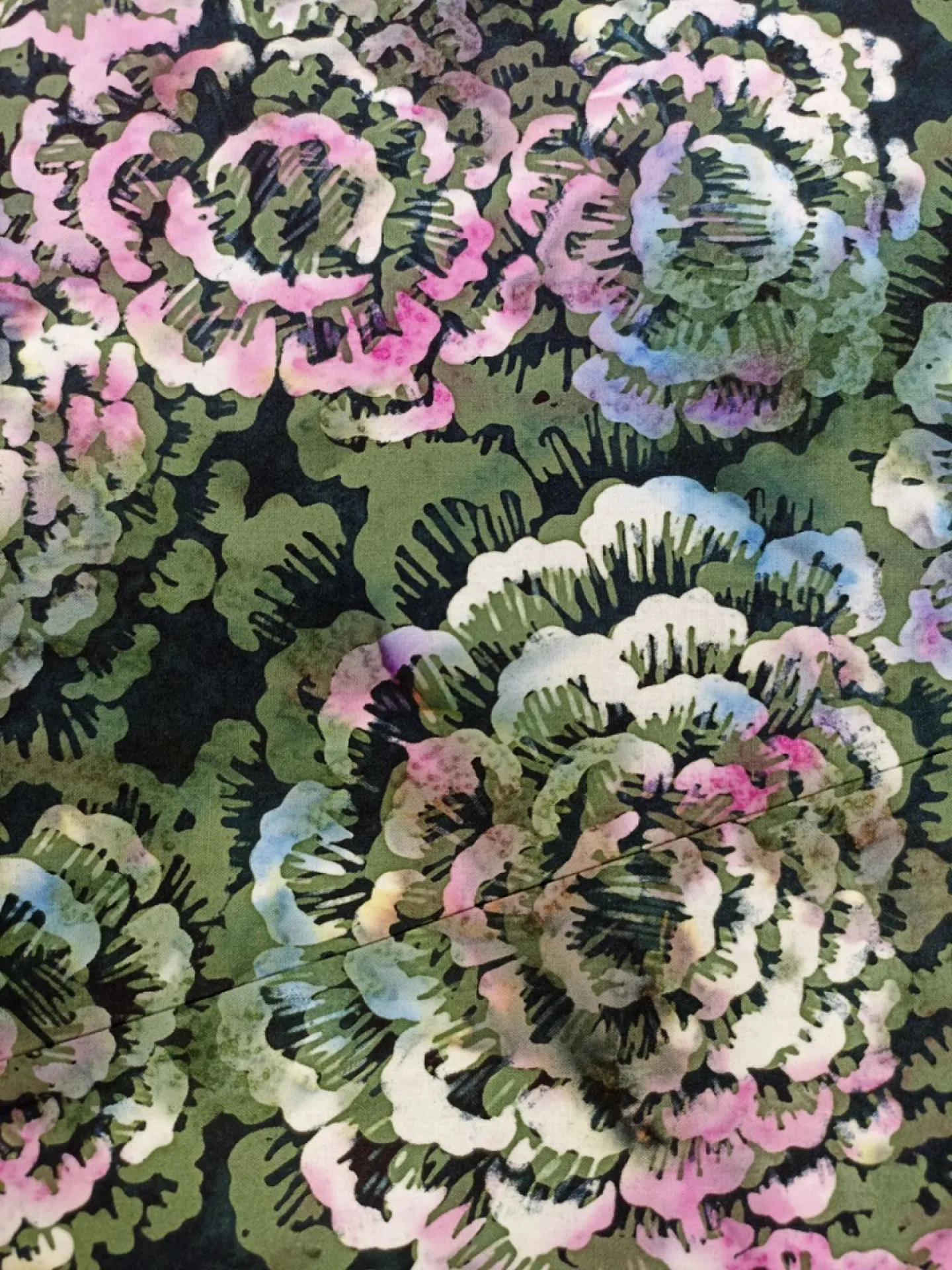 3375-813 Hoffman batik.