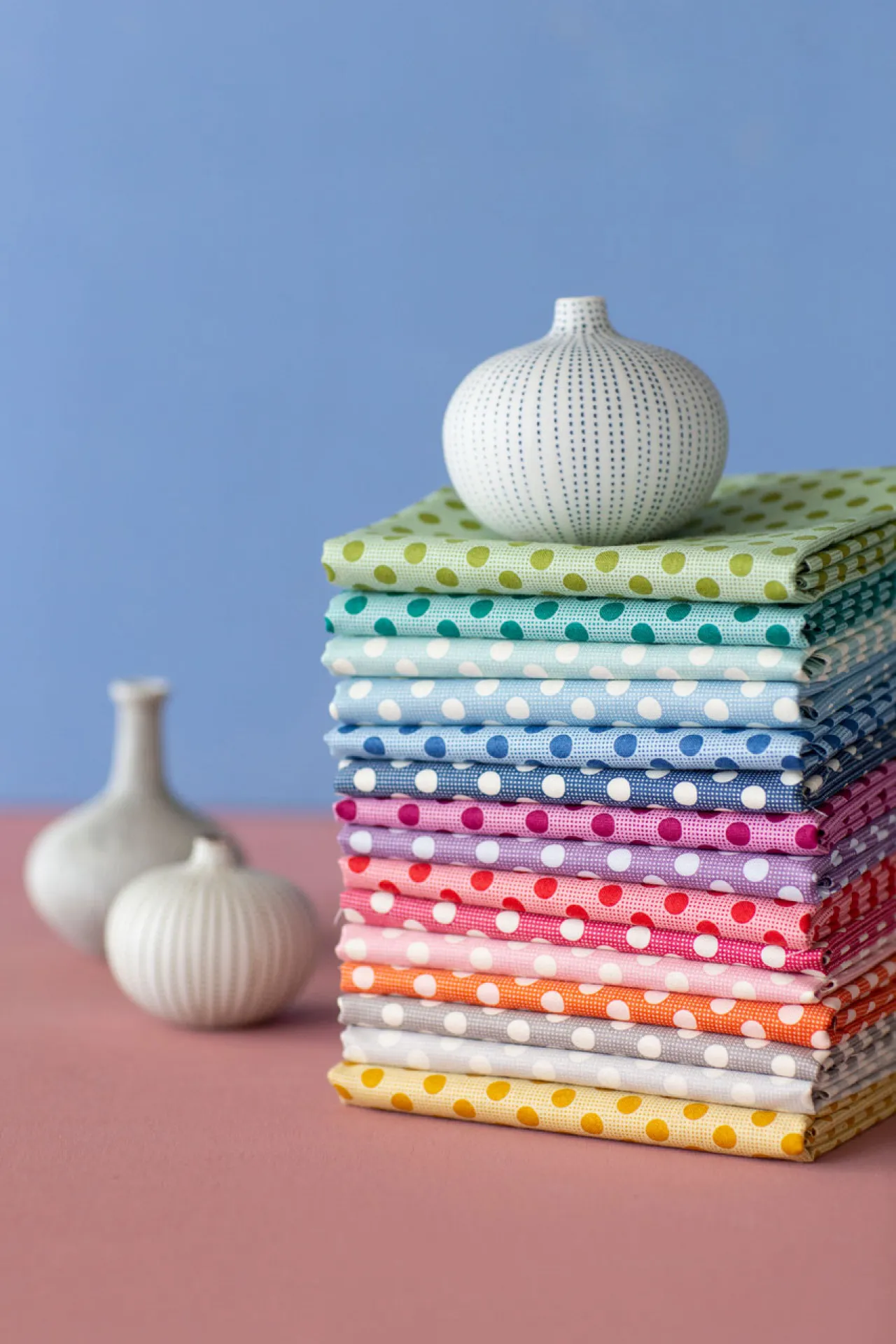 Tilda Medium Dot Basics2600.